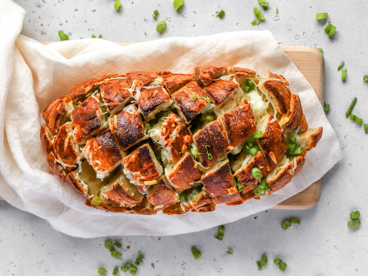 Garlic Cheddar and Green Onion Pull Apart Loaf