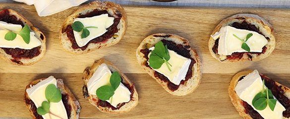 French-Baguette-with-Brie-and-Holiday-Jam