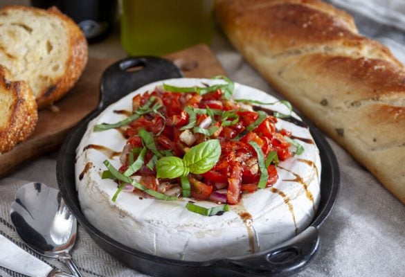 Baked Brie-schetta