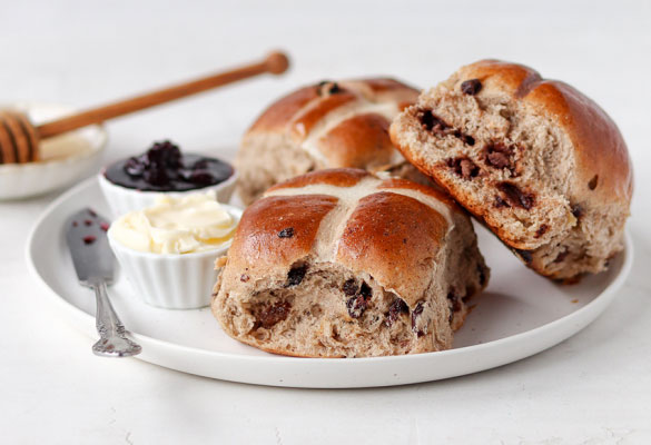 hot cross bun on a plate